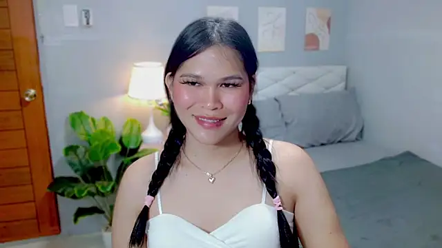 MichelleWild webcam