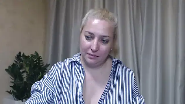 sweetpussy13 webcam