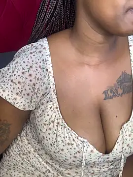 ThickPearlx23 webcam