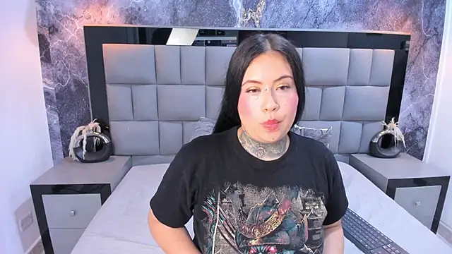 Vampire_Slave webcam