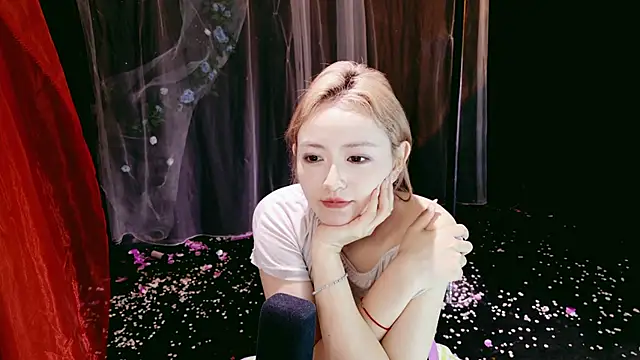 Unique_Mia webcam