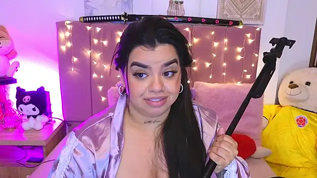 MiahJoness webcam