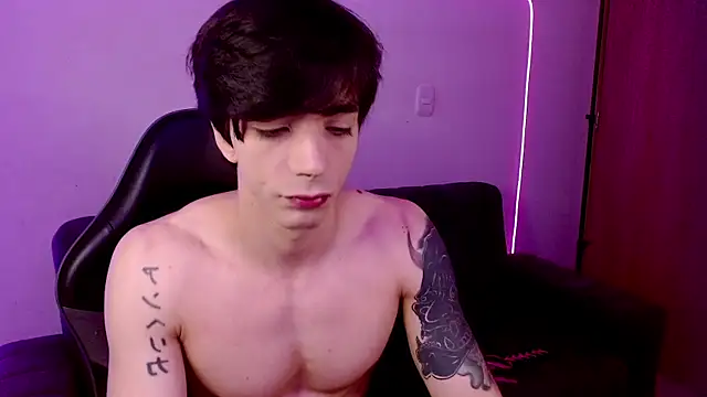 H3ll_B0I webcam