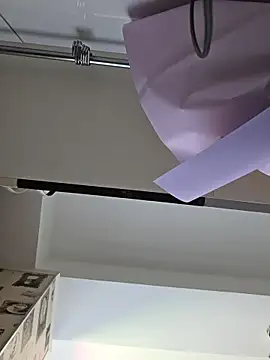 Risky_woman