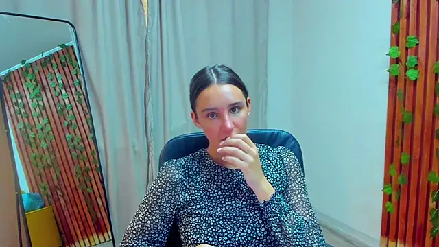 NicoleWells22 webcam