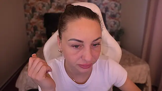 KristiiMax webcam