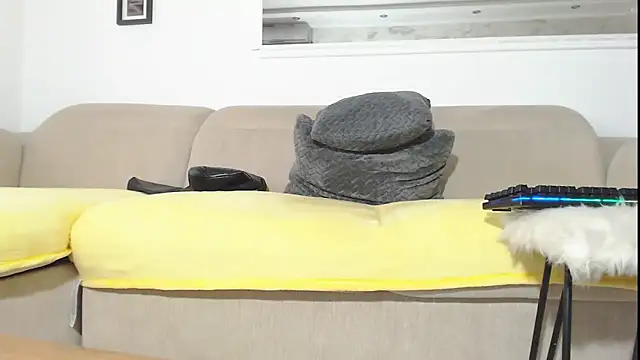 xsexydomina cameltoe and big clit tease