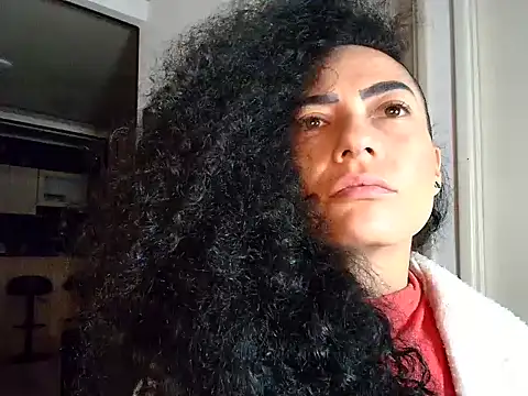Koral369 on all fours cam