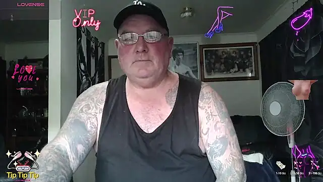 KINKYBLUEYES69 webcam