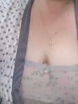 EllaLove2277 webcam