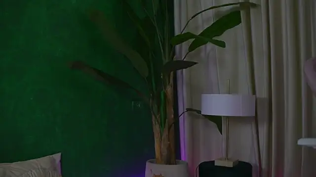 FoxieJullia live sex cam