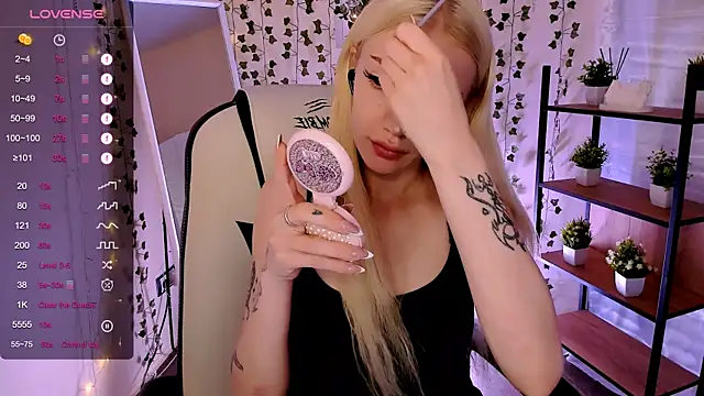 AnyaTaylor_ webcam