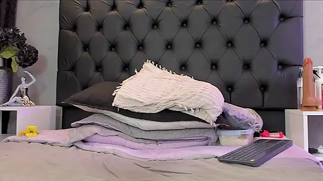 naomi__blair - Naomi__blair's free webcam - UK Sex Cams