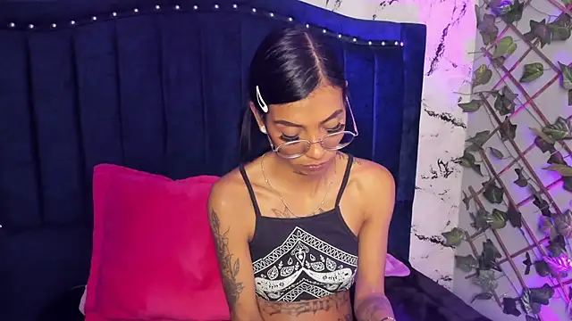 KarlaSlutSkinny__ webcam