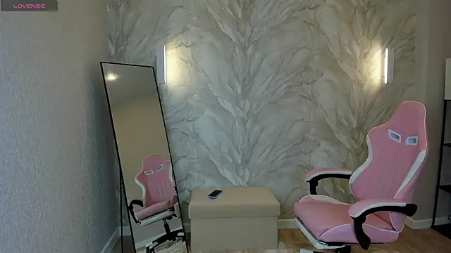 Mary_Holland webcam