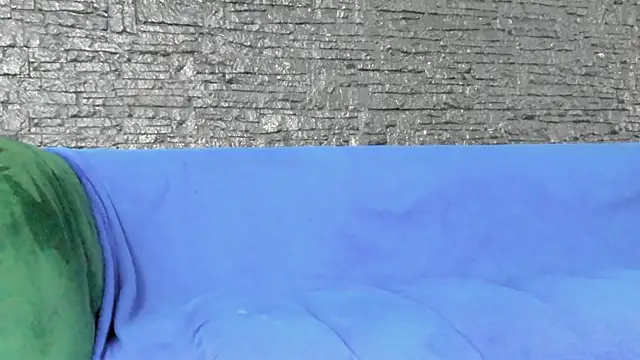 DiamondMilff webcam