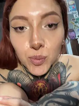 Selena_Rouge1 webcam