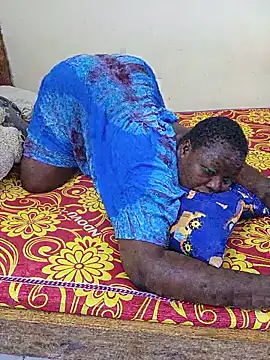 Horny_wifey254 webcam
