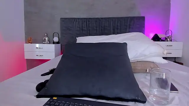 selena_monroy webcam
