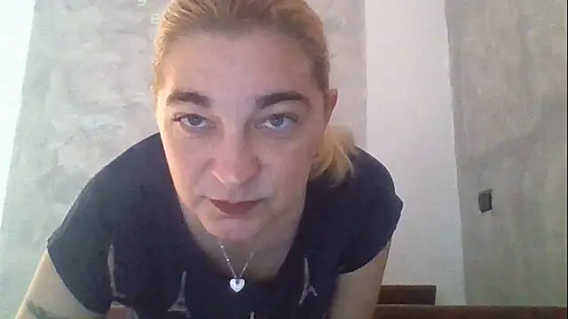 GoldenAngelMilf webcam
