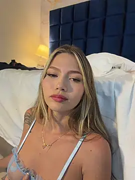 EmmaJhoons webcam