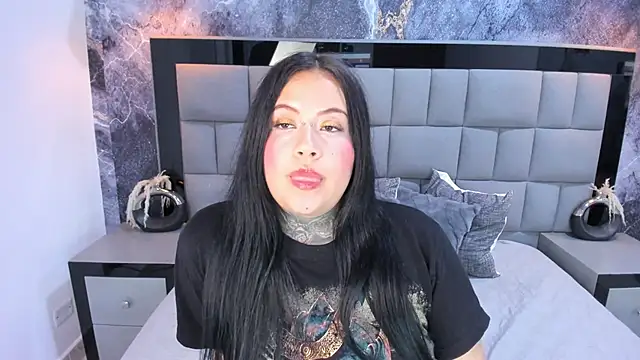 Vampire_Slave webcam