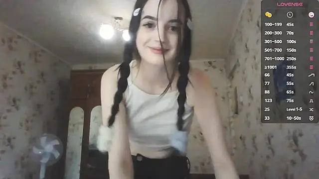 MilanaLush webcam