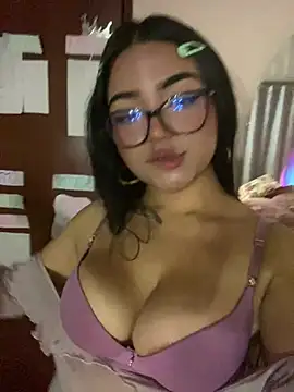 Lana_Hands webcam