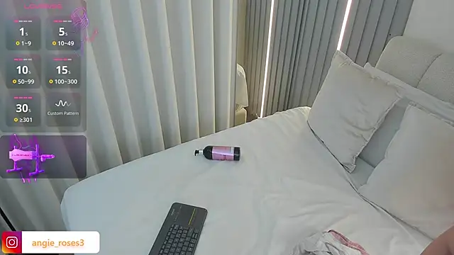 angiee_roses webcam