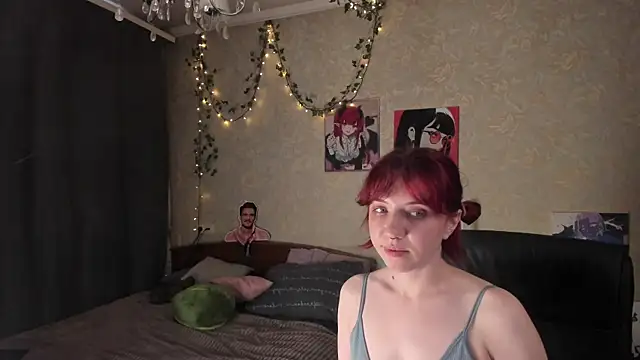 Love_is_Lola webcam