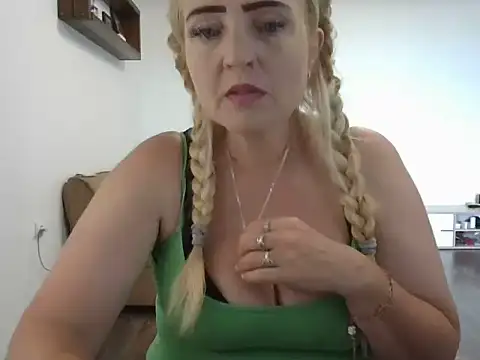 LanaFoxx webcam