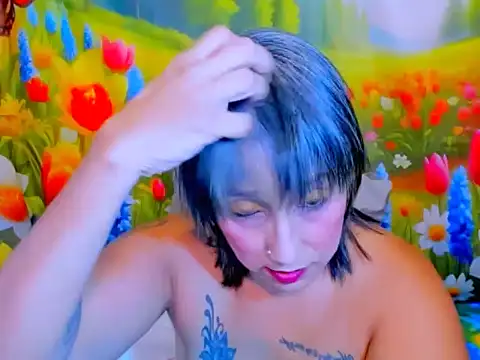 indianroxy webcam