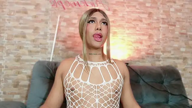Dreams_Chloe webcam