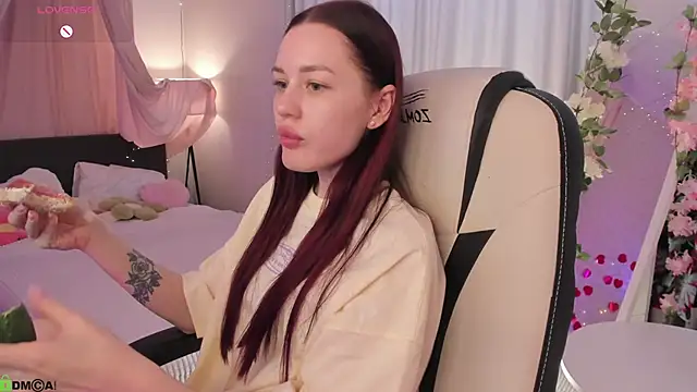 Aria_Mila webcam
