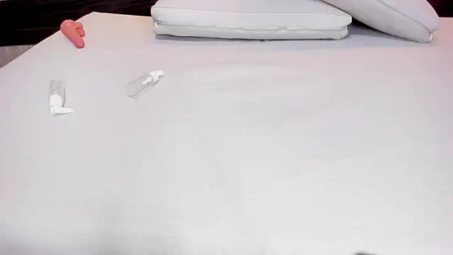 melanie_dusk webcam