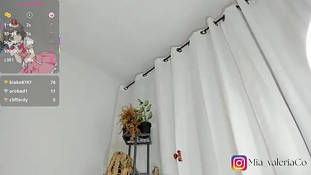 Mia-Valeria- webcam