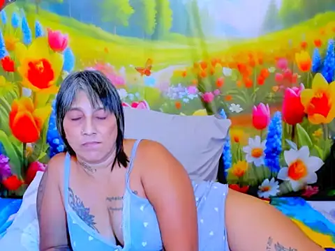 indianroxy webcam