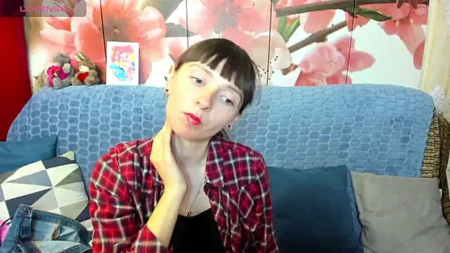 TayanaJons webcam