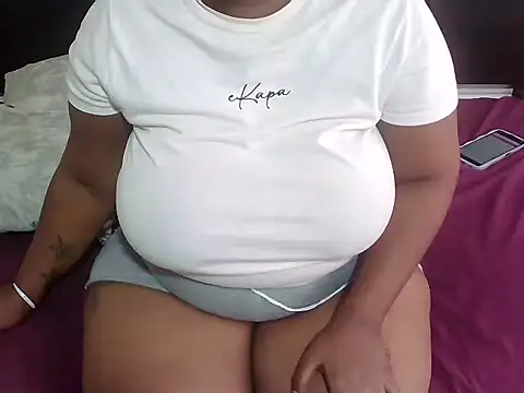 Monica20011 webcam