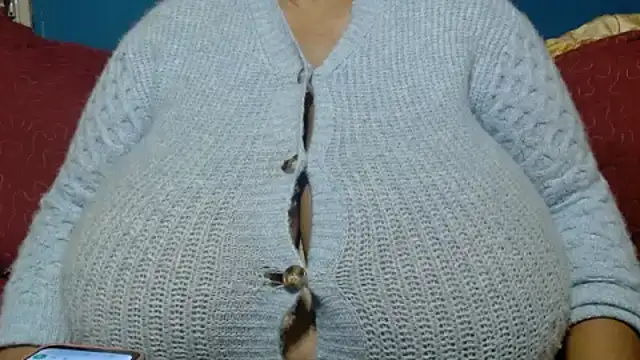 CUTEFIRMMELONSS webcam