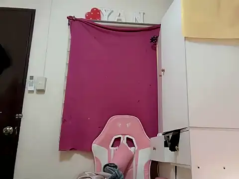 Miss_Young webcam