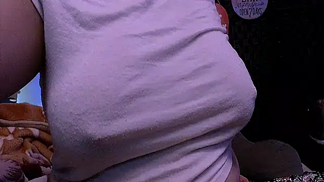 PrurientKitty stroking video chat
