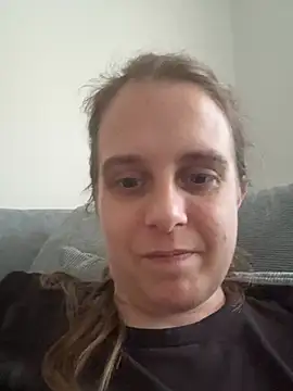 Chantalee slim body webcam model