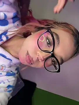 Valen-Foxx1 webcam