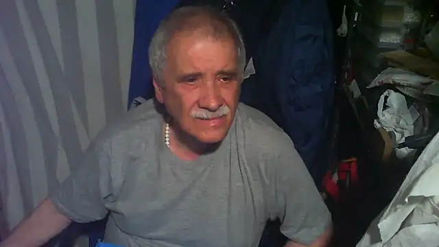 nonnomaturobisex (M grandpa) - maturo 70 anni sega culetto bocca e pied