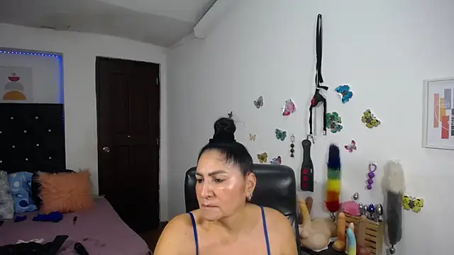 mature_bigboobs10 webcam