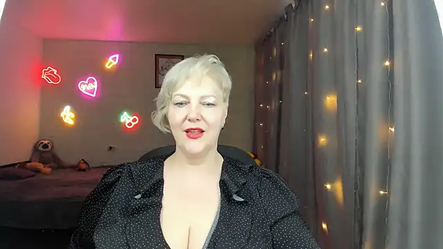 Mary-Leee