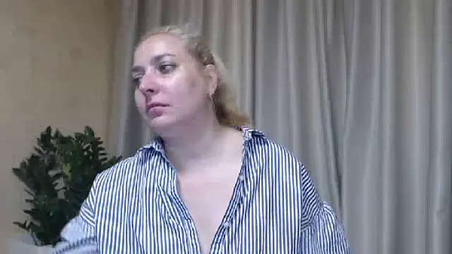 sweetpussy13 webcam