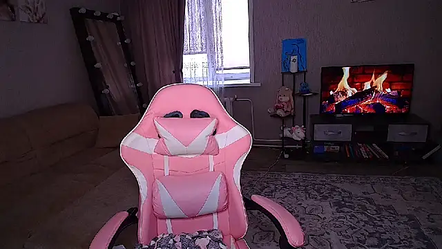 yoursLina webcam