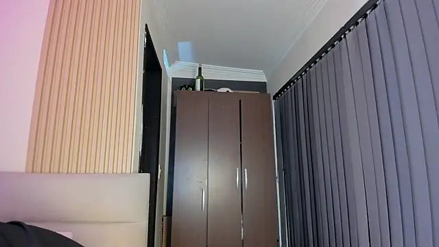 Miss_Loise webcam